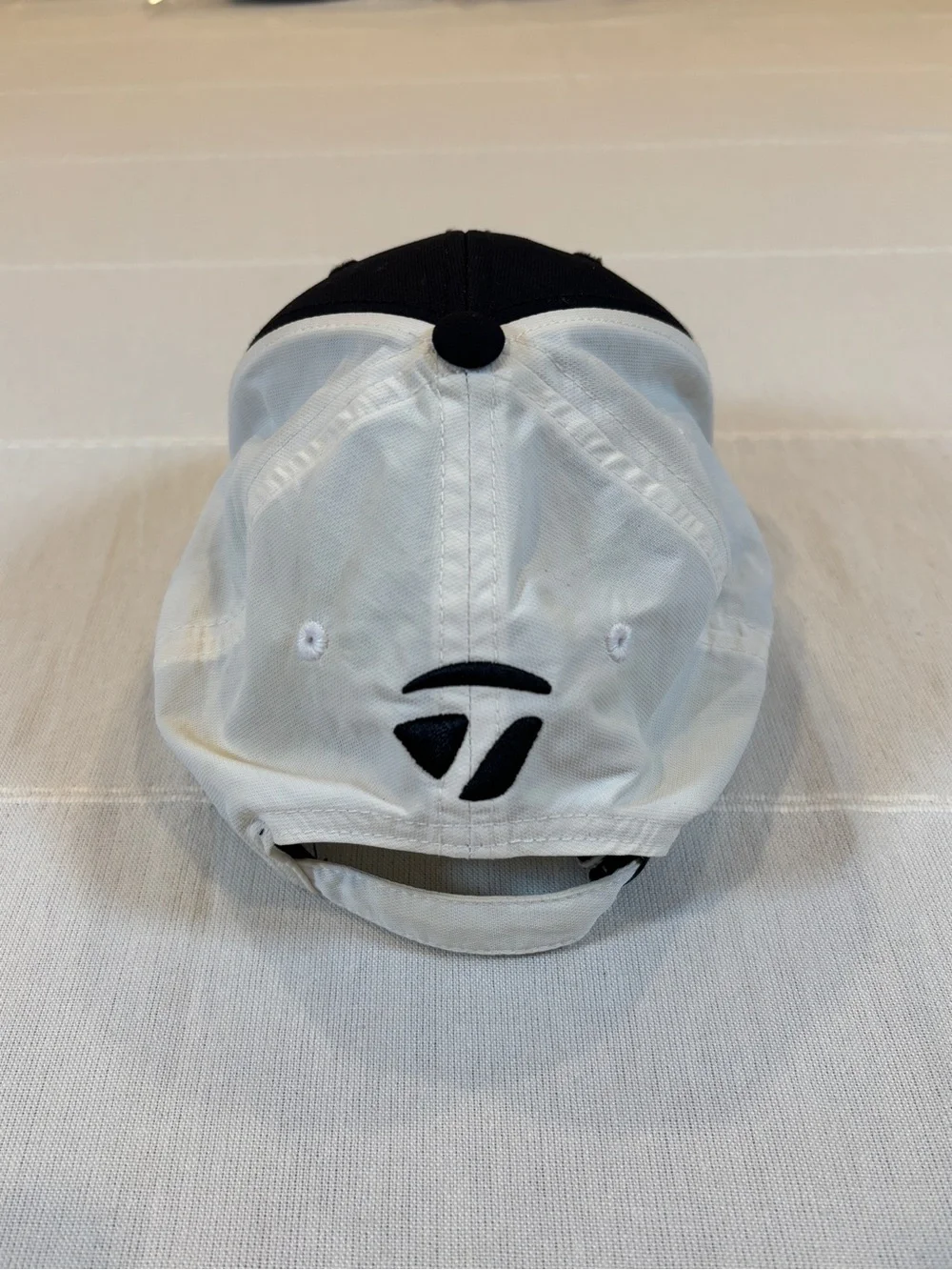 TaylorMade SLDR Tour Preferred Golf Hat – Black & White Adjustable Cap
